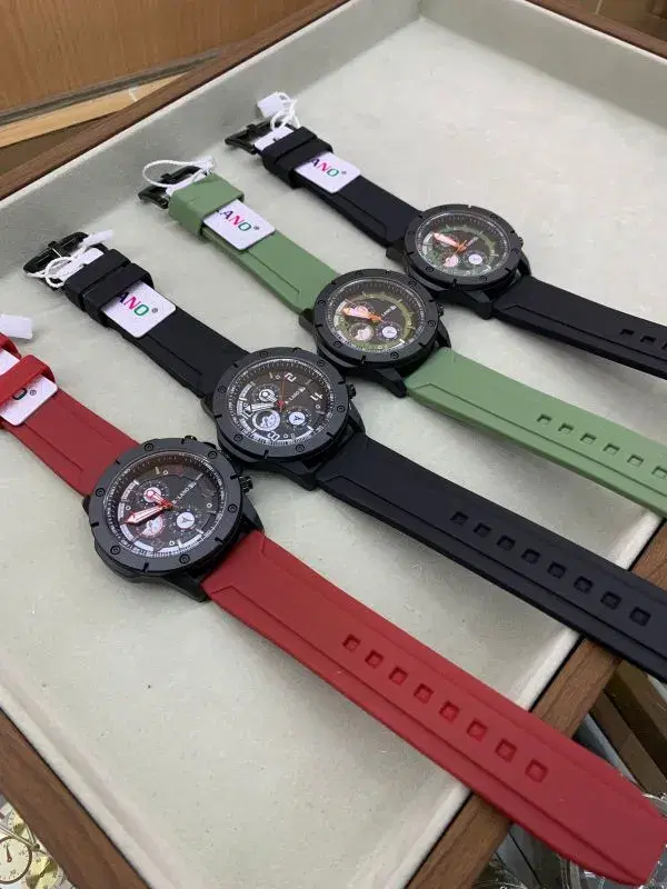 Bolano Fashionable Watch For Men and women with different color