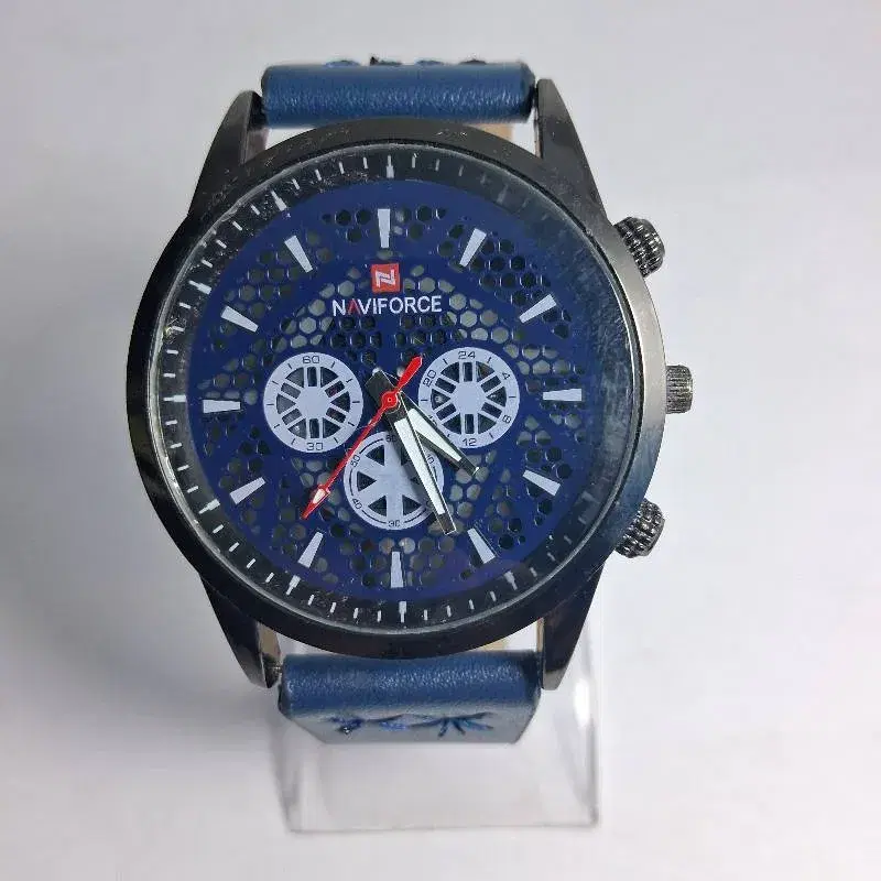 Round Shape Black Leather Strap White Dial Quartz Watch For Men