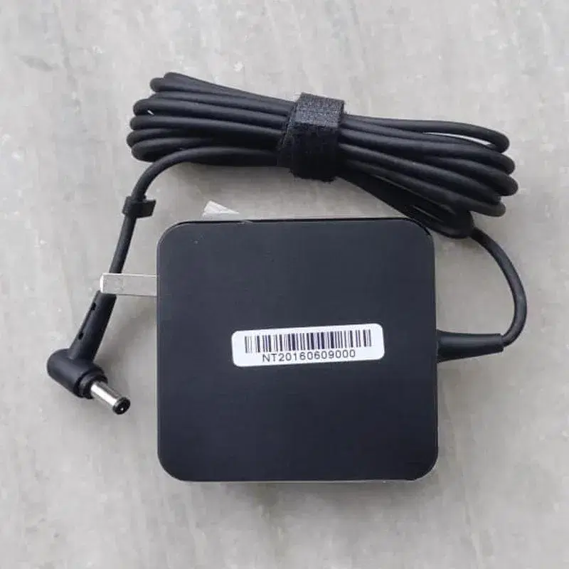 Asus Laptop Adaptor ASUS 19V 4.74A 90W 4.5MM X 3.0MM Square