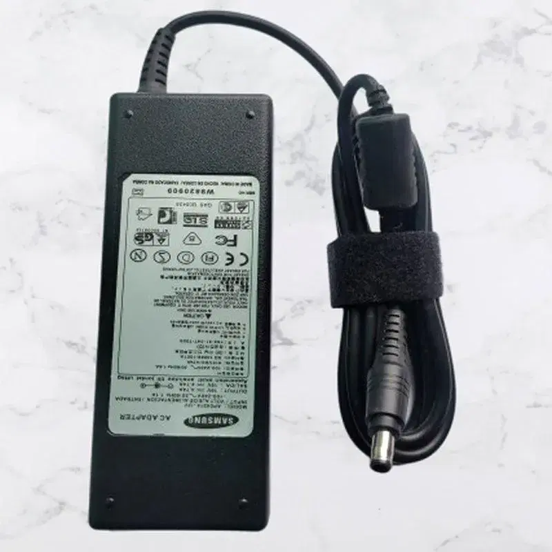 Samsung Laptop Adaptor SAMSUNG 90W 19V 4.74A 5.5mm*3.0mm