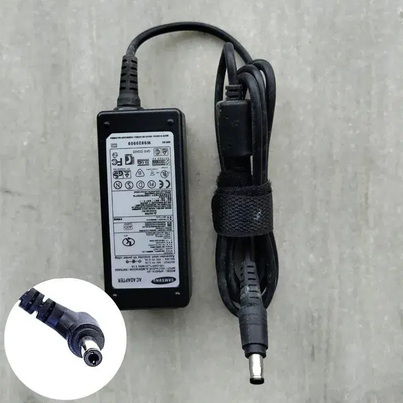 Toshiba Laptop Charger TOSHIBA 35W 19V 1.58A