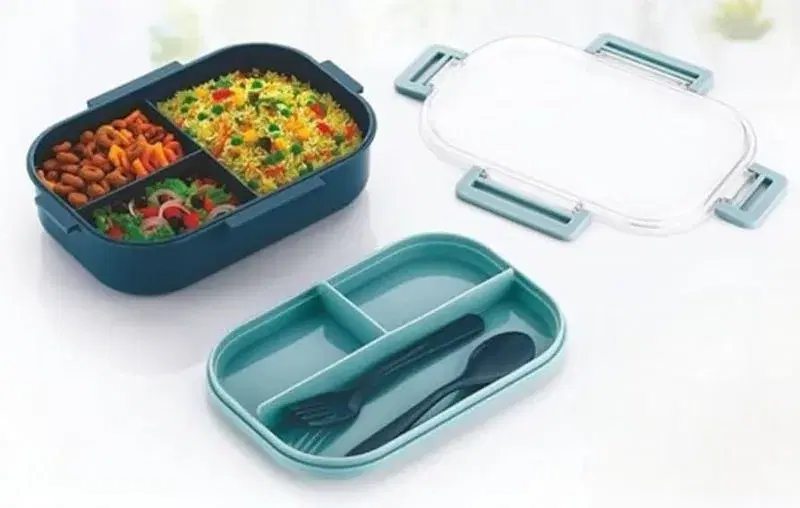 Attro Carry Fresh Kids Plastic Lunch Box, featuring three compartments and included cutlery.