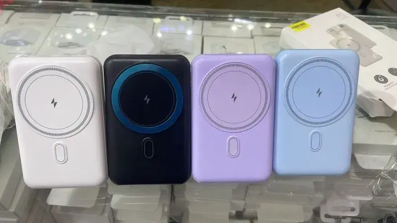 MagSafe magnetic wireless power banks