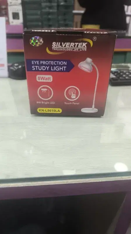 Silvertek eye protection study light, model KN-L8610LA.