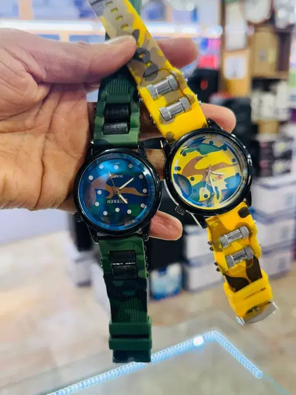 fashion wristwatches for men and women