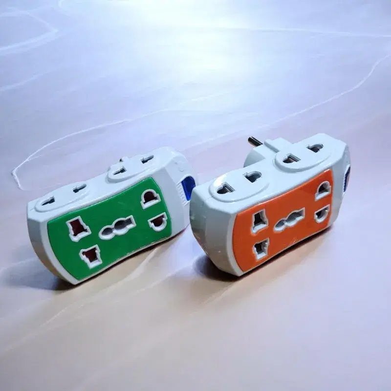 3-in-1 Universal Power Adapter / Multiplug for Home & Office, Multisocket