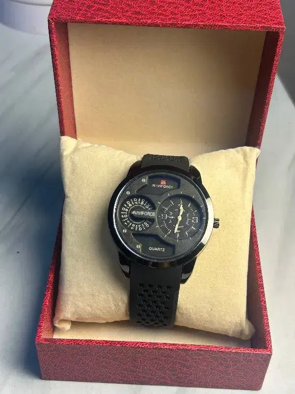 F17 Quartz Rubber Analog Wrist Watch For Men