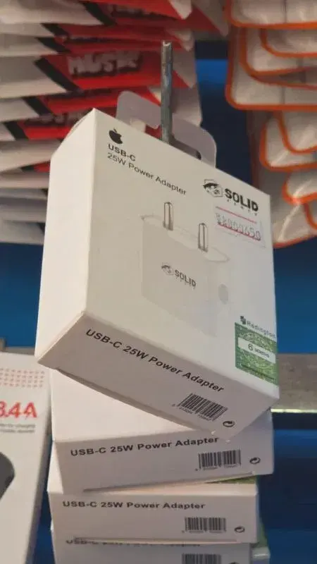 25W USB-C Power Adapter that uses Apple-style branding