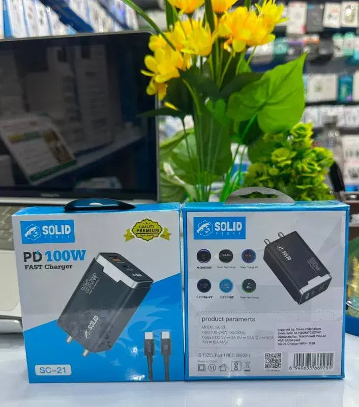 SOLID SC-21 FAST CHARGER