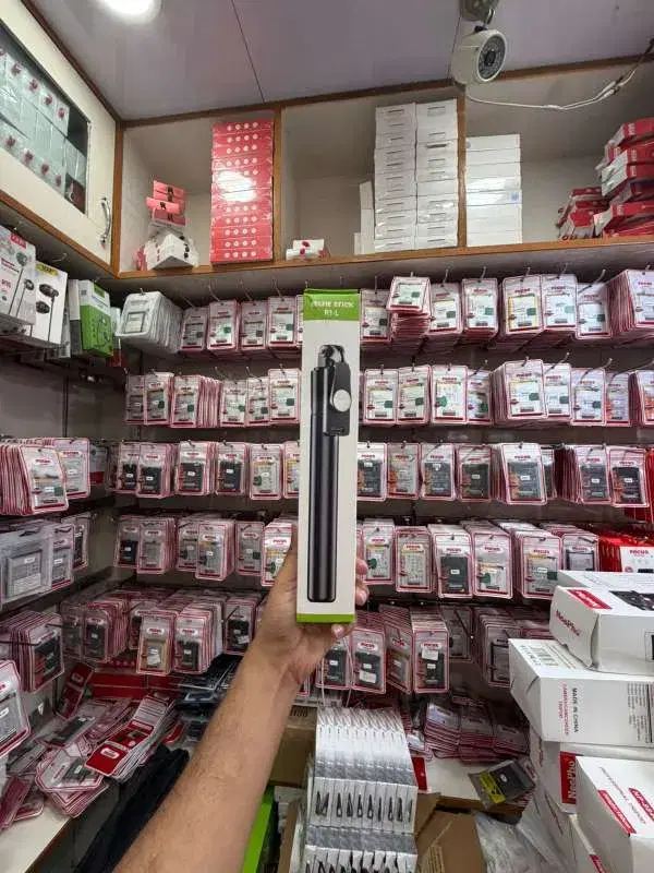 R1-L SELFIE STICK